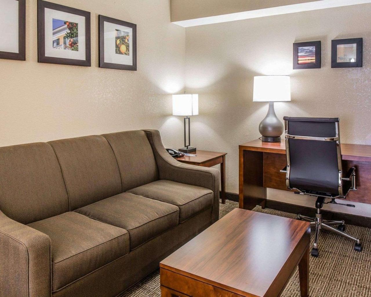 Comfort Inn & Suites Lakeland North I-4 Ngoại thất bức ảnh
